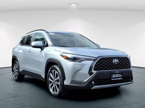 TOYOTA COROLLA CROSS 2022 7MUDAABG2NV004799 image